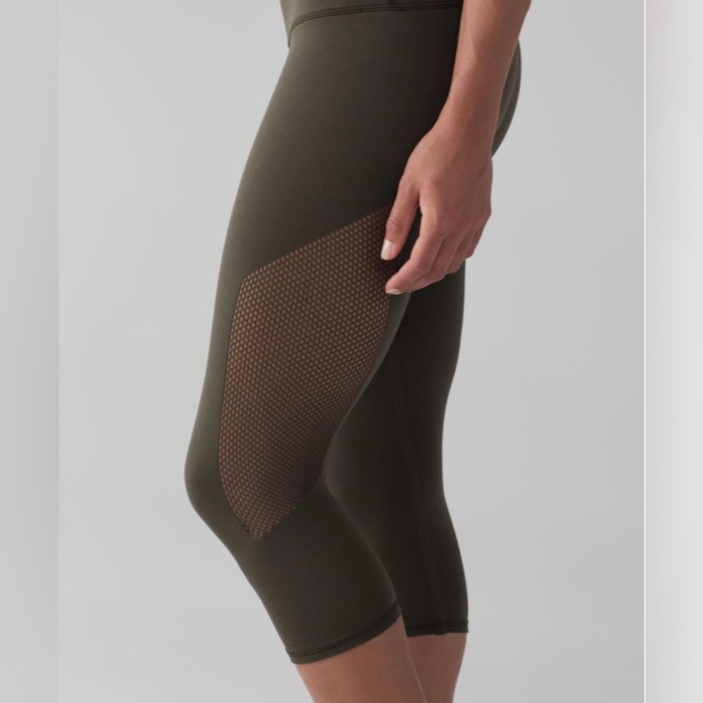 Lululemon Reveal Crop (15") Dark Olive